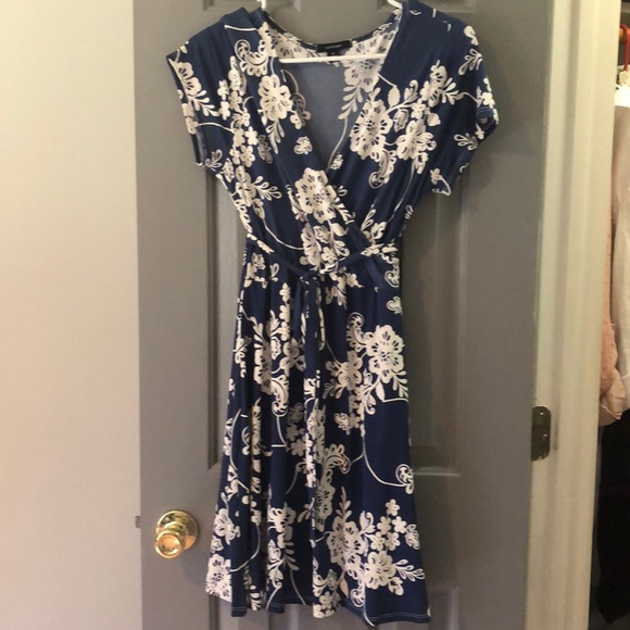 Bundle of women Dresses - Picture 3 of 13